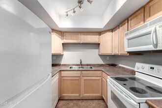 8260 E Arabian Trail in Scottsdale, AZ - Building Photo - Building Photo