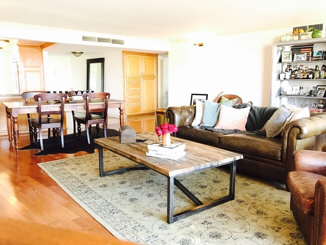 property at 4265 Marina City Dr