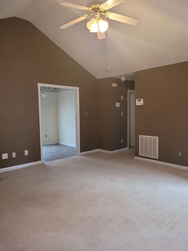 1012 Cedarview Cir in Hephzibah, GA - Building Photo - Building Photo