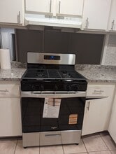709 Adeline Pl, Unit 709Adelinepl in Davis, CA - Foto de edificio - Building Photo