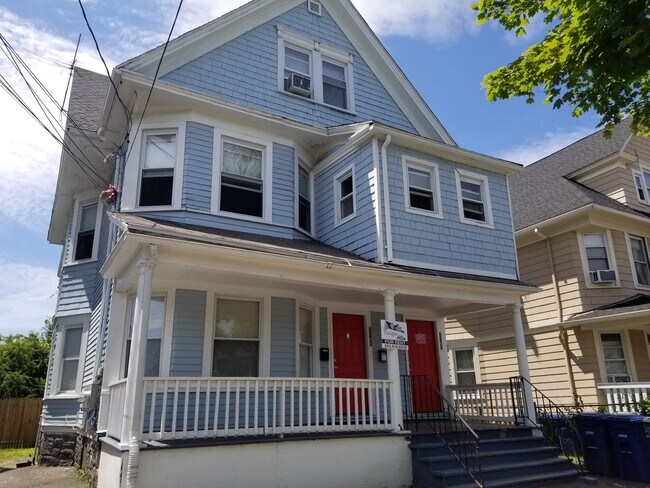 1165 Noble Ave, Unit 1 in Bridgeport, CT - Foto de edificio - Building Photo