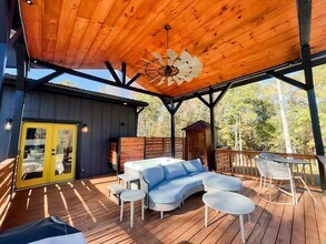 300 Burbano Creekside Lndg in Talking Rock, GA - Building Photo - Building Photo