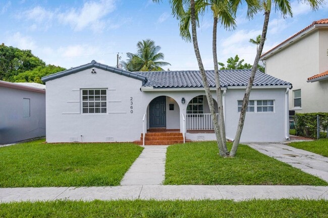 2360 SW 11th Terrace in Miami, FL - Foto de edificio - Building Photo