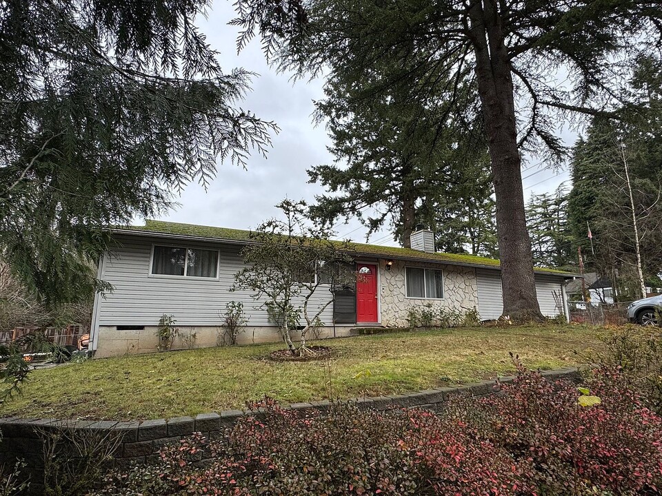 4107 SW Marigold St in Portland, OR - Building Photo