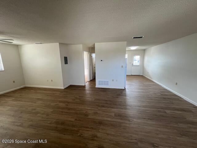 442 Magnolia Ave in Merritt Island, FL - Foto de edificio - Building Photo