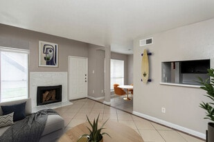 Chestnut Hill in Houston, TX - Building Photo