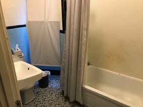 1381 Commonwealth Ave, Unit 6 in Boston, MA - Foto de edificio - Building Photo