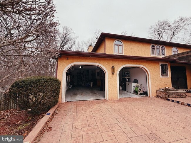 property at 1317 Mettler Rd