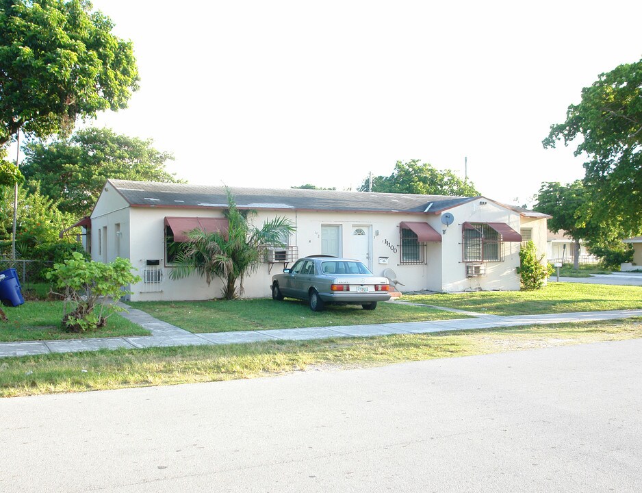 11100 NE 13th Ave in Miami, FL - Foto de edificio