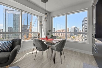 150-4750 Yonge St in Toronto, ON - Building Photo - Building Photo