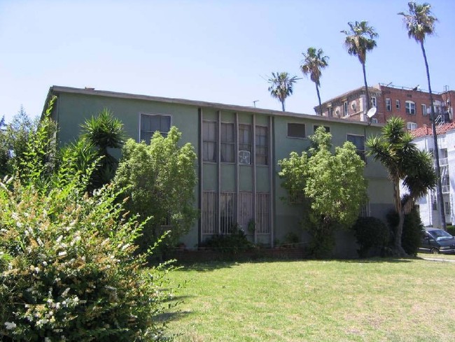 3700 1st St in Los Angeles, CA - Foto de edificio - Building Photo