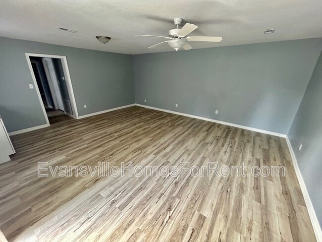 1321 E Oregon St in Evansville, IN - Building Photo - Building Photo