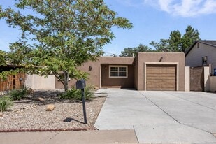 1632 Columbia Dr SE in Albuquerque, NM - Building Photo