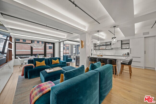 849 S Broadway in Los Angeles, CA - Building Photo - Building Photo