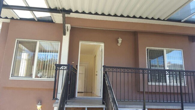 1295 E 61st Ave in Vancouver, BC - Building Photo - Building Photo