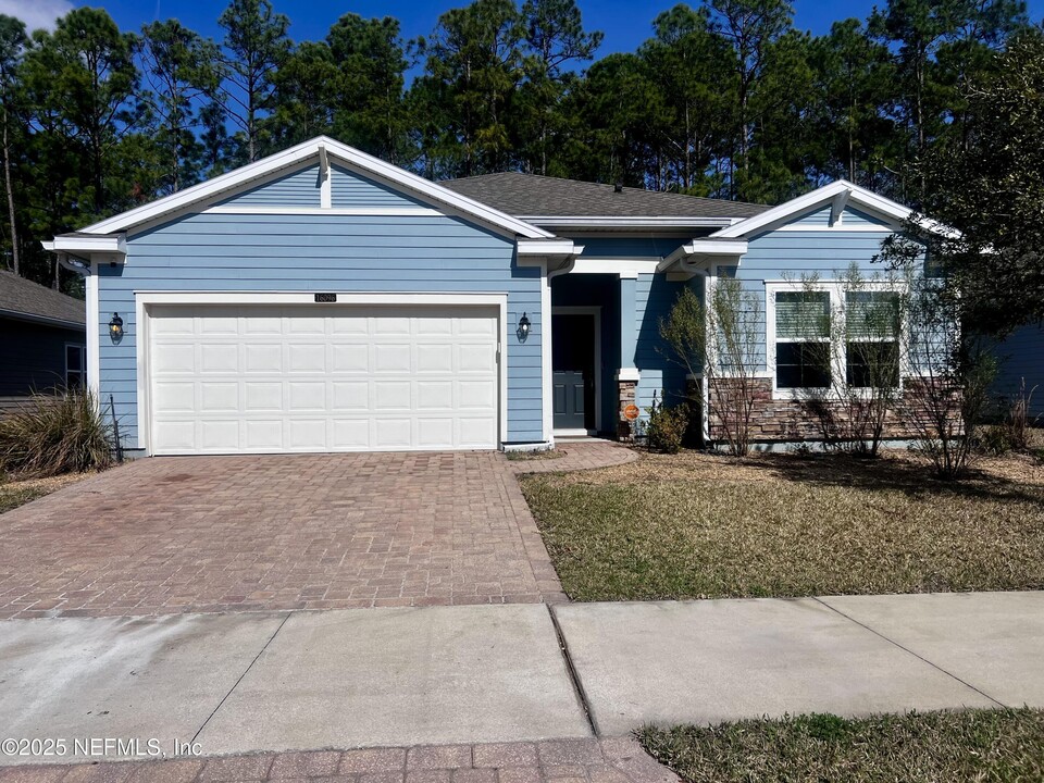 16096 Blossom Lake Dr in Jacksonville, FL - Building Photo