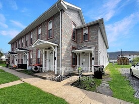 422 E Bald Eagle St in Lock Haven, PA - Building Photo