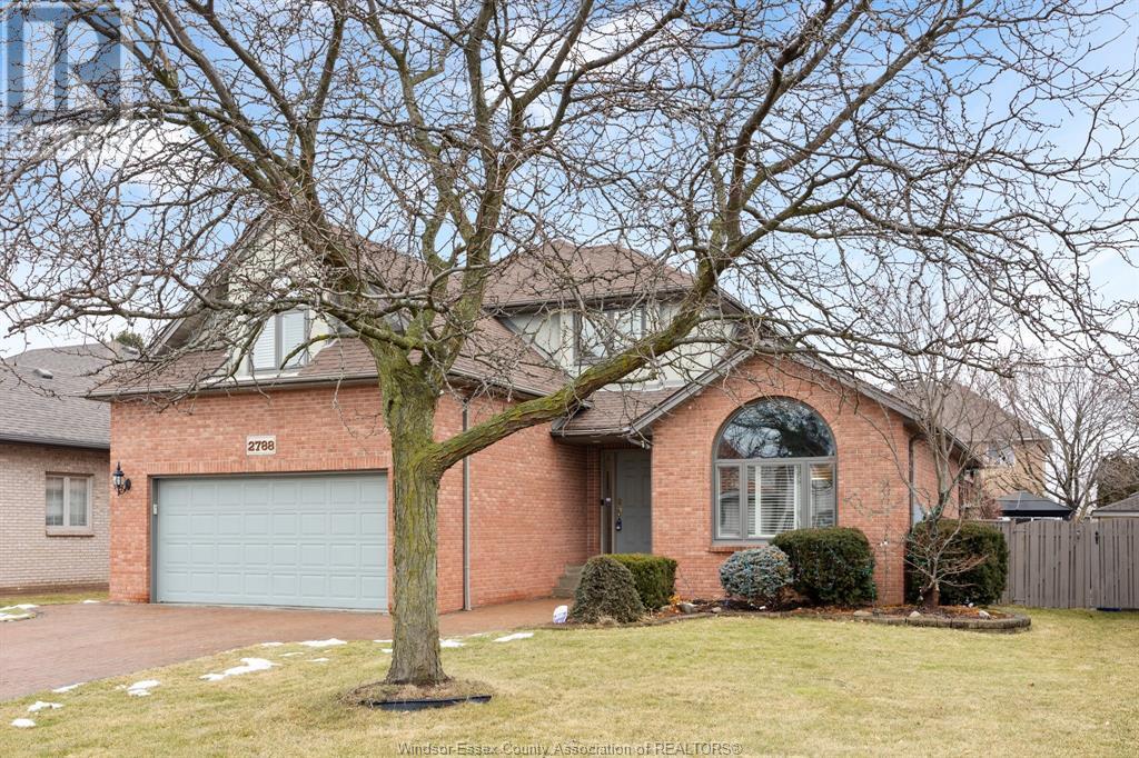 2788 Lombardy Crescent in Windsor, ON - Building Photo