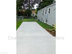 1329 Calla Ave in Norfolk, VA - Building Photo - Building Photo
