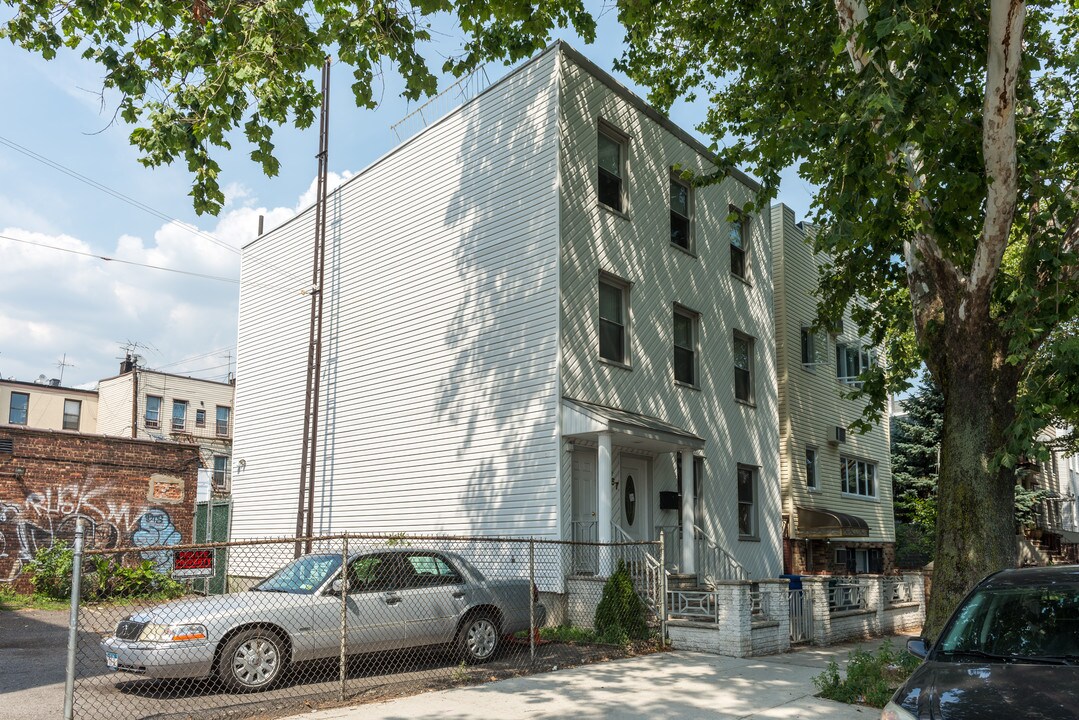 167 Devoe St in Brooklyn, NY - Building Photo