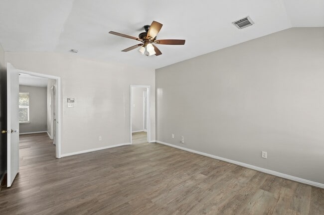 property at 2922 Glencullen Ln