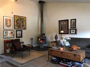 1614 NE Cackler Ln in Bend, OR - Building Photo - Building Photo