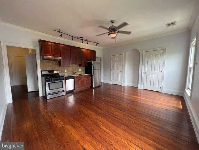 1629 Green St in Philadelphia, PA - Building Photo - Building Photo