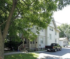 8-12 Fenner St in Cranston, RI - Building Photo