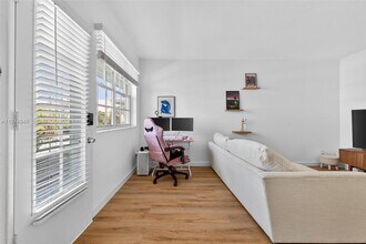 8600 Byron Ave in Miami Beach, FL - Building Photo - Building Photo