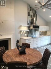 40 Howard Rd in Newmarket, ON - Building Photo - Building Photo