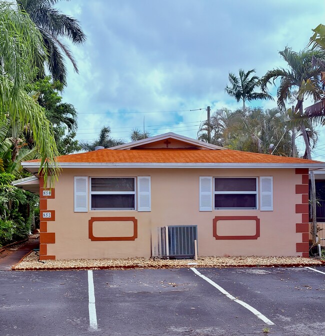850 SW 12th Ct, Unit rear unit, Unit rear unit