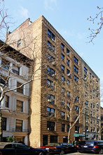 24 W 69th St in New York, NY - Foto de edificio - Building Photo