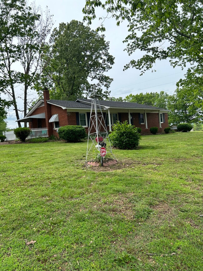 2341 North St in Lincolnton, NC - Building Photo - Building Photo