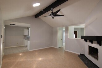 2111 Adams St in Missouri City, TX - Building Photo - Building Photo