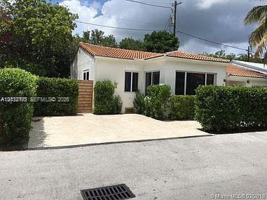 property at 3 Farrey Ln