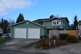 215 96th Pl SE in Everett, WA - Building Photo - Building Photo