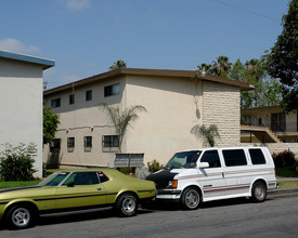 1202 S Pacific Ave in Santa Ana, CA - Building Photo - Building Photo