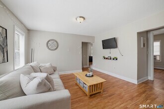 168 Greenwood St in New Britain, CT - Building Photo - Building Photo