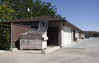 15050 Sequoia Ave in Hesperia, CA - Foto de edificio - Building Photo