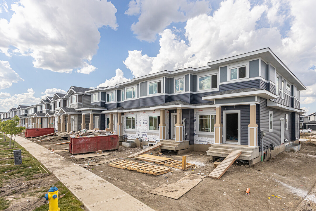 2020 164 St SW in Edmonton, AB - Building Photo