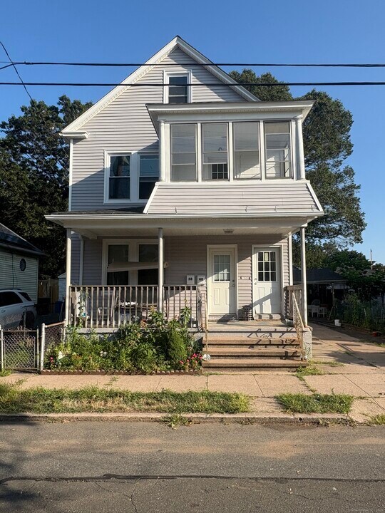 38 Orlando St in West Haven, CT - Foto de edificio