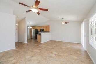 7705 E Caballero St in Mesa, AZ - Foto de edificio - Building Photo