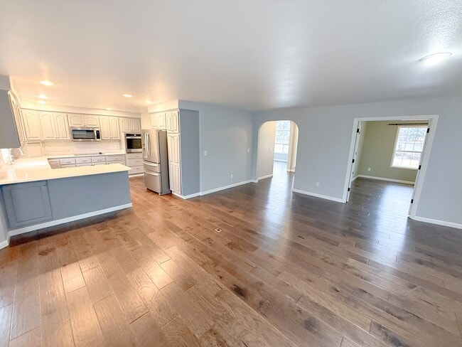 property at 4190 Collier Ln