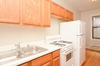 1053 W George in Chicago, IL - Building Photo - Building Photo