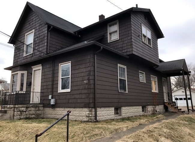 911 Camden Ave SW, Unit 3