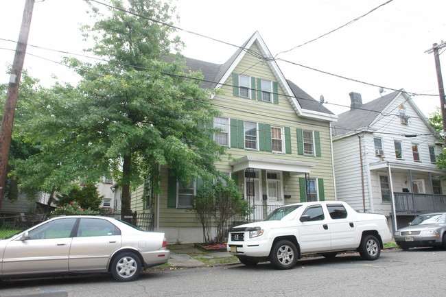 360 Mechanic St in Perth Amboy, NJ - Foto de edificio - Building Photo