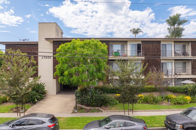 Vallarta Apartments in Torrance, CA - Building Photo - Building Photo