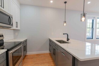 8 Ford St in Boston, MA - Building Photo - Building Photo