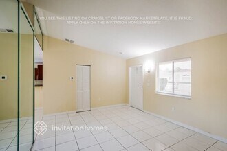 18001 SW 139th Path in Miami, FL - Foto de edificio - Building Photo
