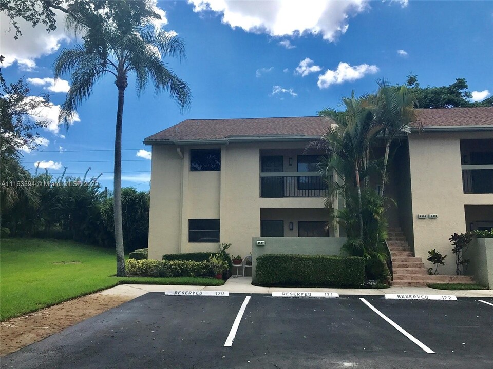 4509 NW 20th St in Coconut Creek, FL - Building Photo